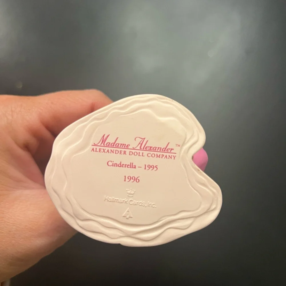 Hallmark Keepsake Ornament 1995 1996 Cinderella Pink Madame Alexander‎ & Box